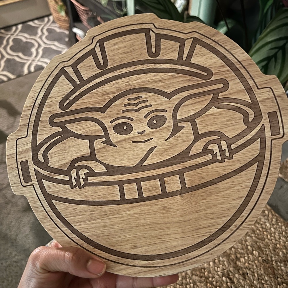 🤎 Baby Yoda Grogu Wooden Serving Board